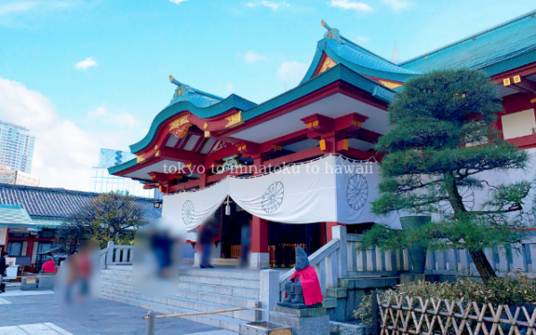 東京都千代田区の日枝神社の本殿と神猿像