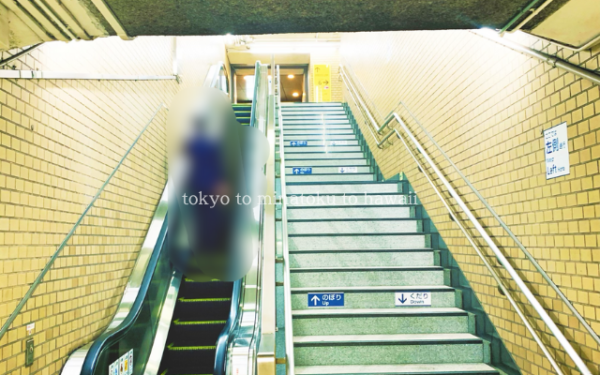 乃木坂駅出口３のエスカレーター